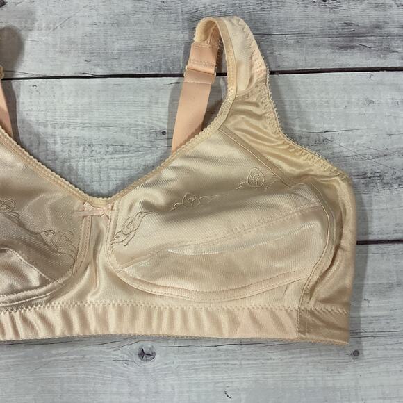 Trulife Naturalwear Mastectomy Bra Womens 36B Nude Wireless 420 - Picture 3 of 9